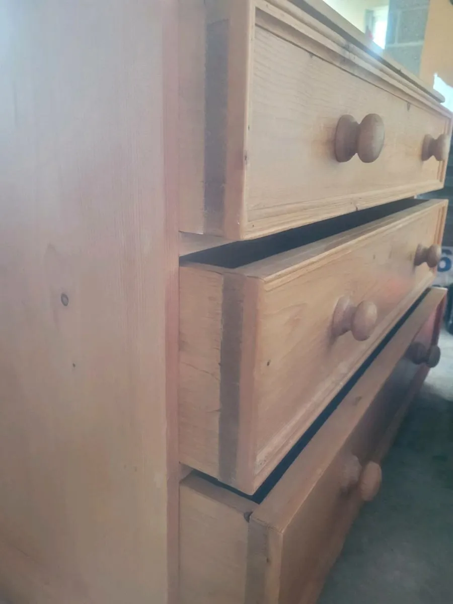 Chest of drawers - Image 2