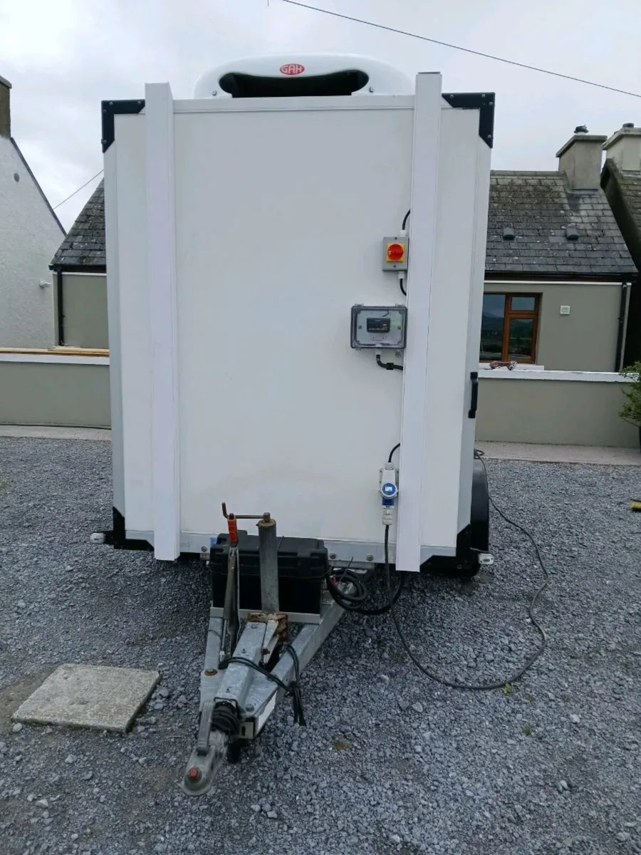 Tandem axel fridge trailer 10 x 5 x 6 - Image 1