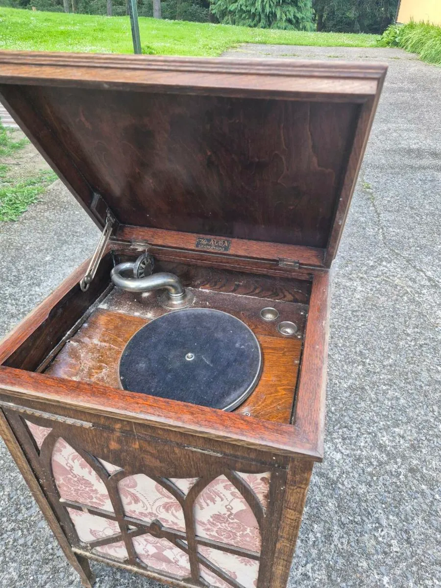 Gramophone - Image 1