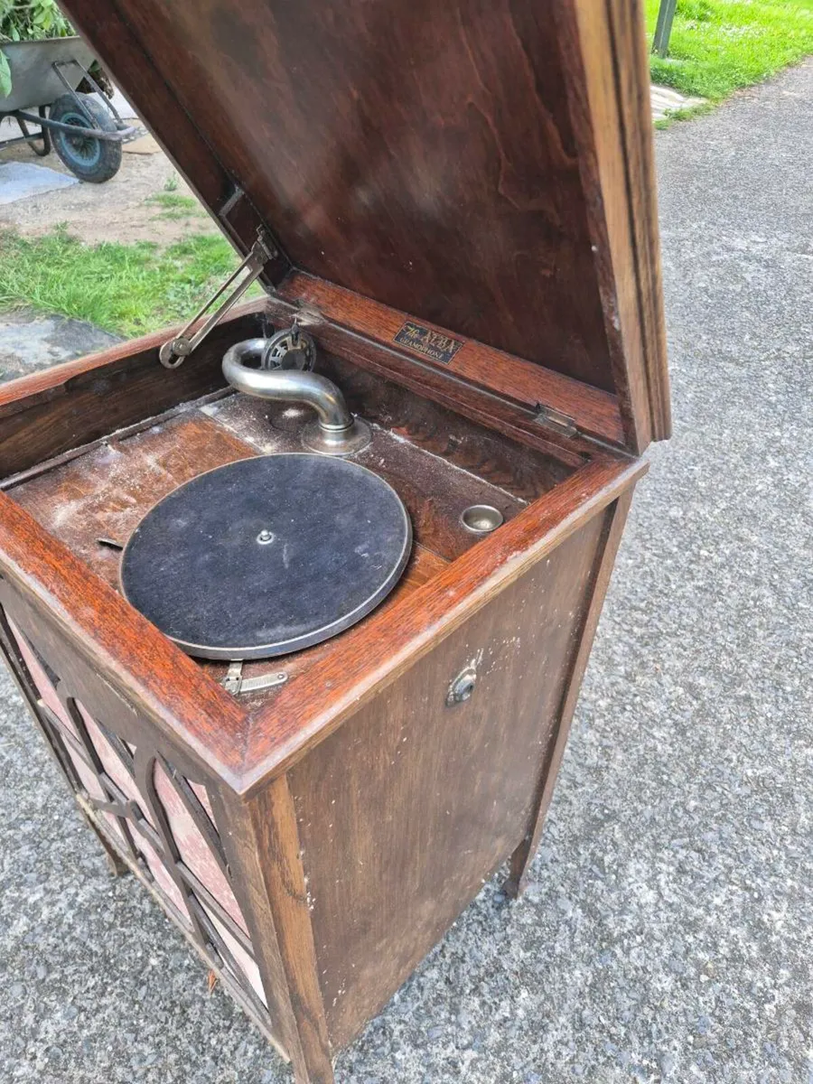 Gramophone - Image 2