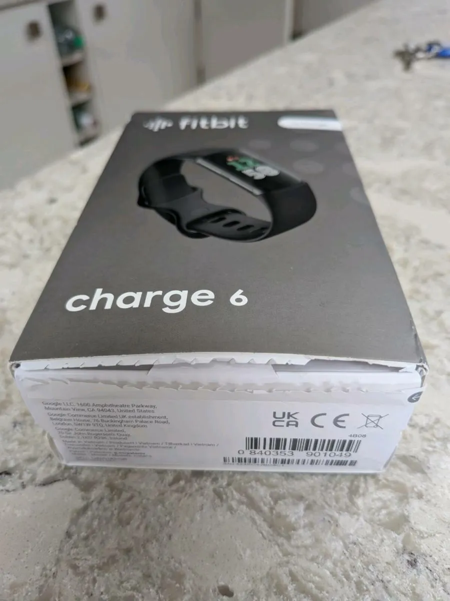 Fitbit Charge 6 Fitness Tracker - Obsidian/Black,