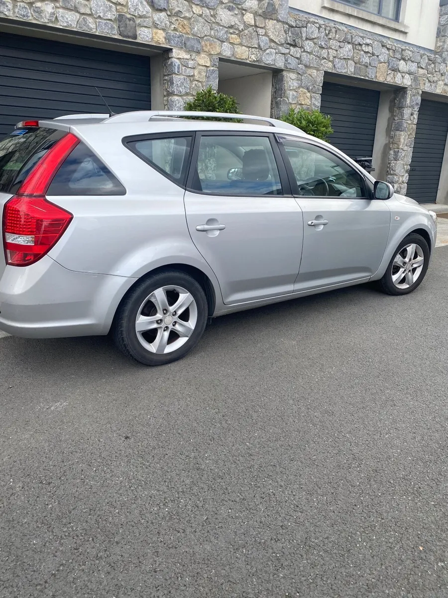 Kia Ceed 2012 - Image 1