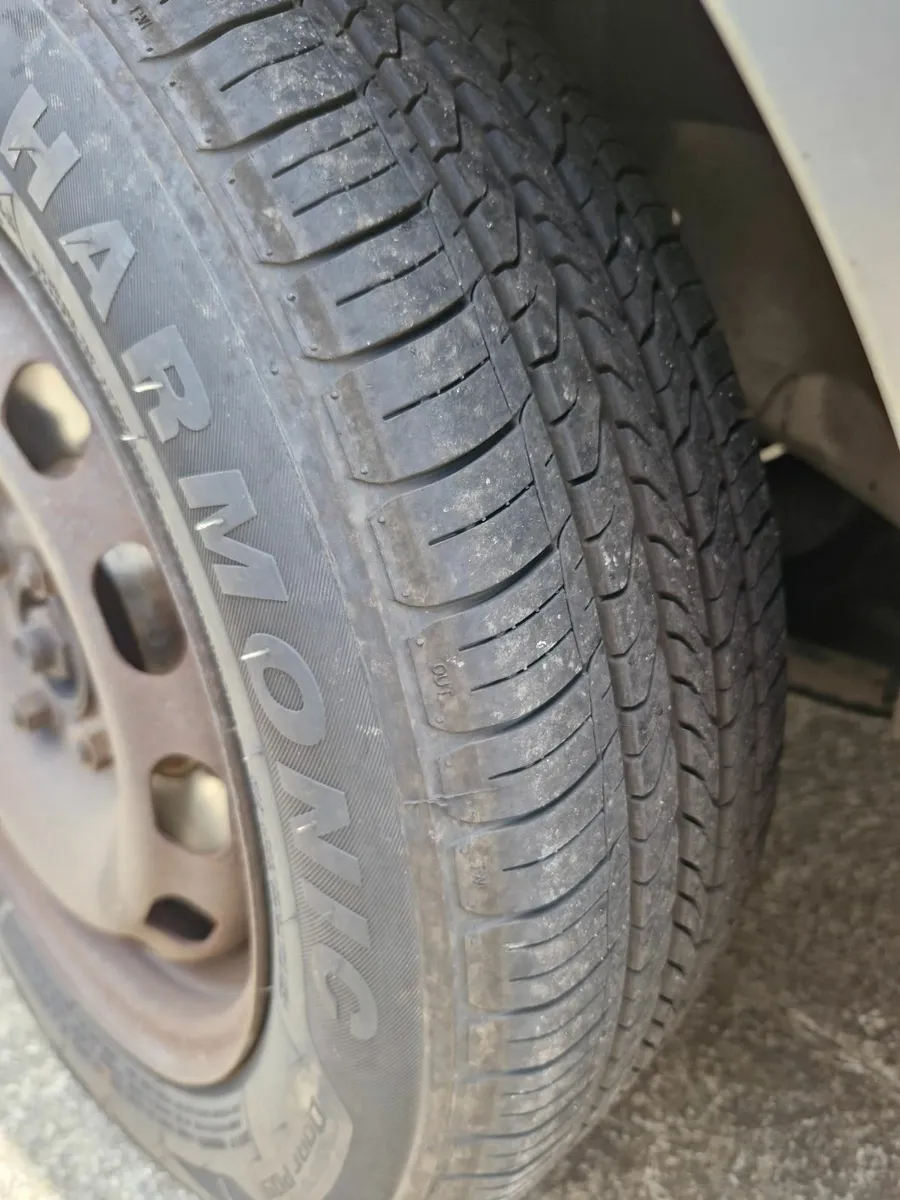 Ford Fiesta 2004 - Image 2