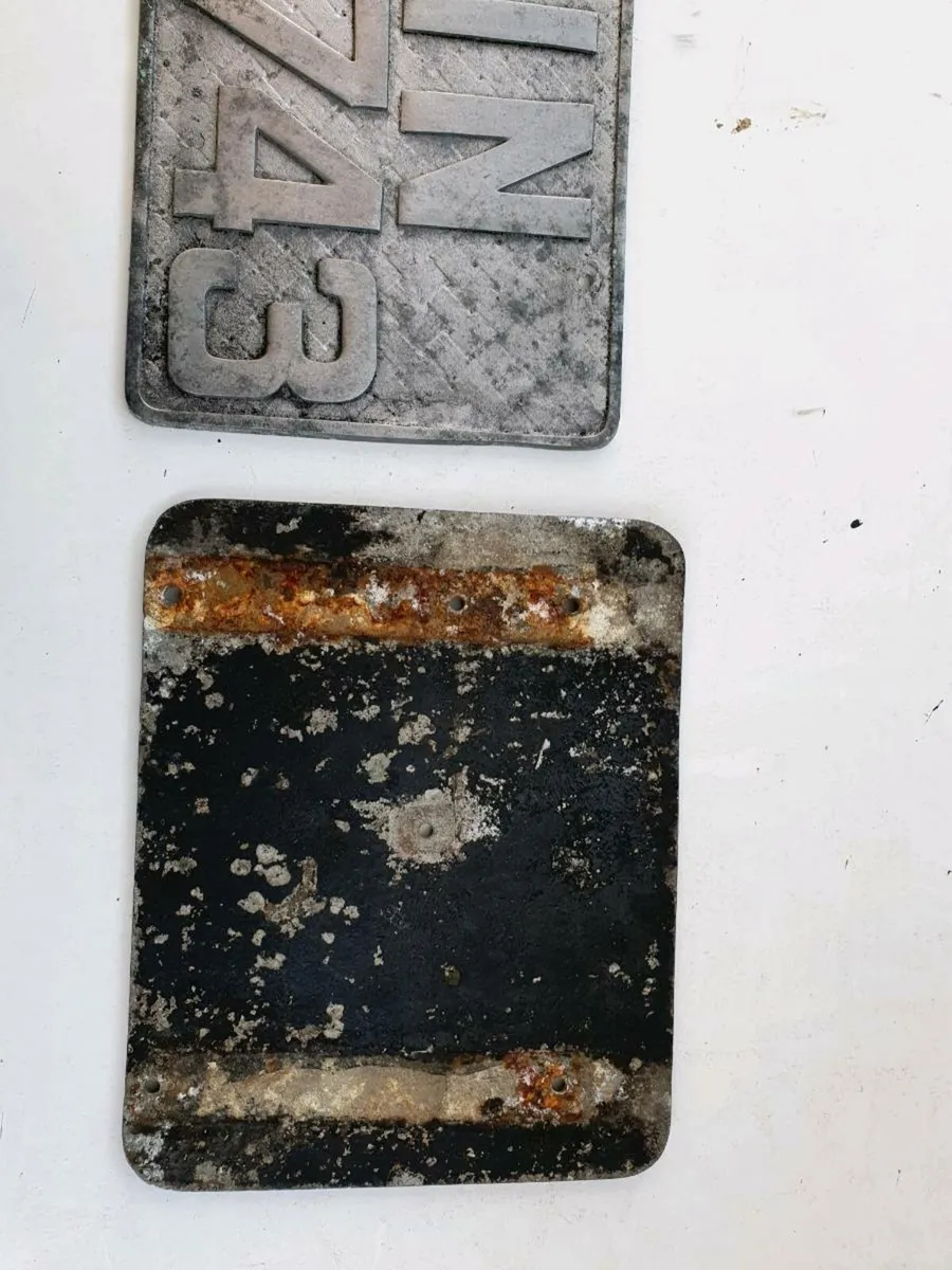 Vintage car  number plates - Image 4