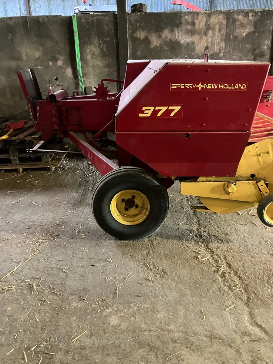 New Holland 377 baler - Image 3