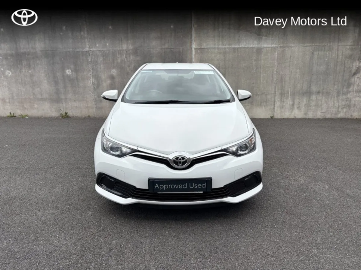 Toyota Auris 1.4 D-4d Terra 4DR - Image 4