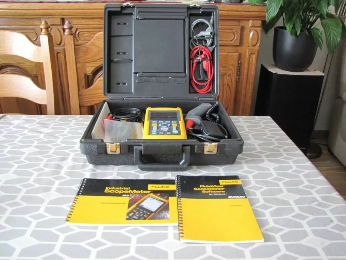 Fluke 123 scopemeter + acc. + hard case - Image 1