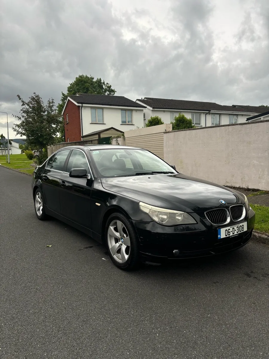 BMW 523i SE - Image 1
