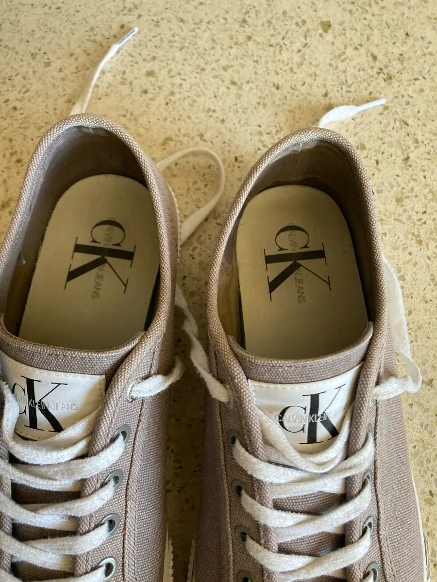 Calvin Klein runners   Size 9 - Image 2