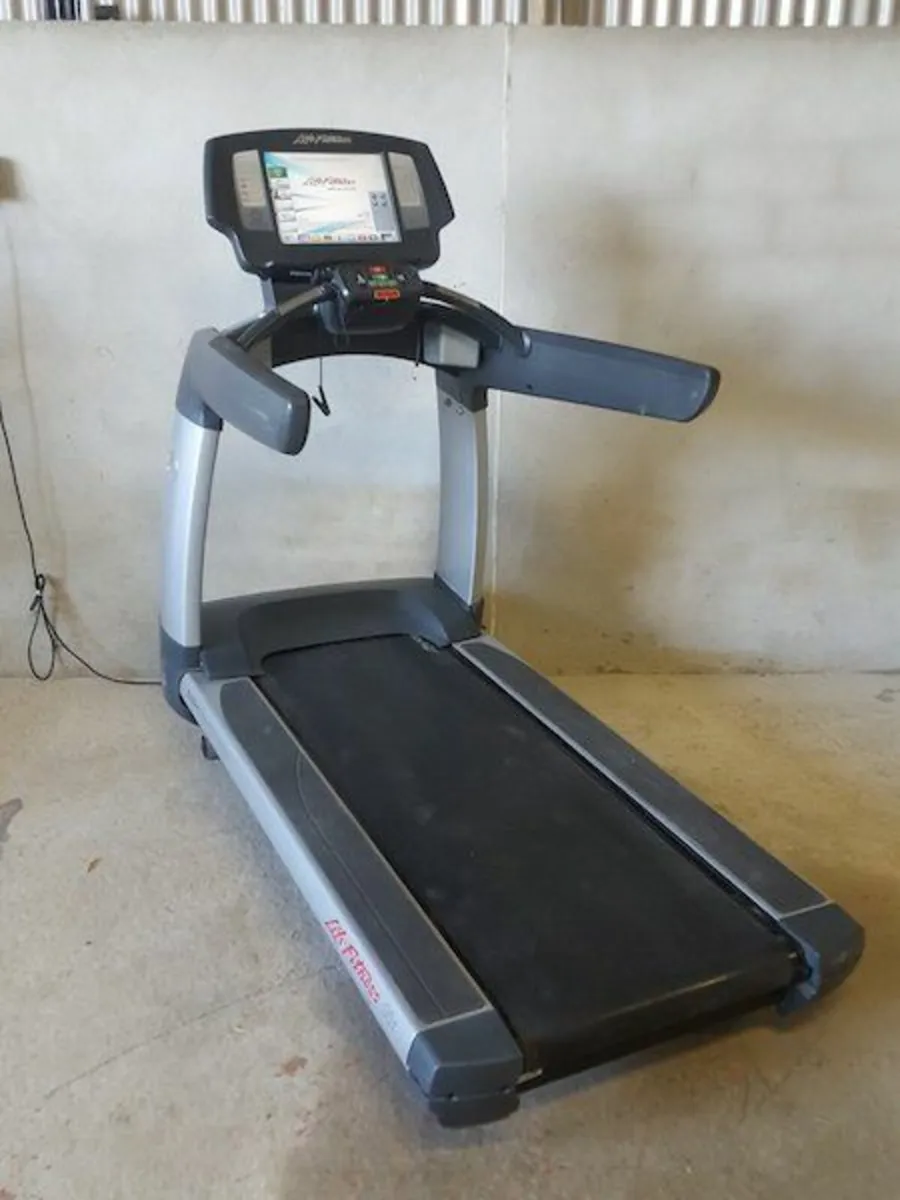 Lifefitness 95t treadmill - Image 1