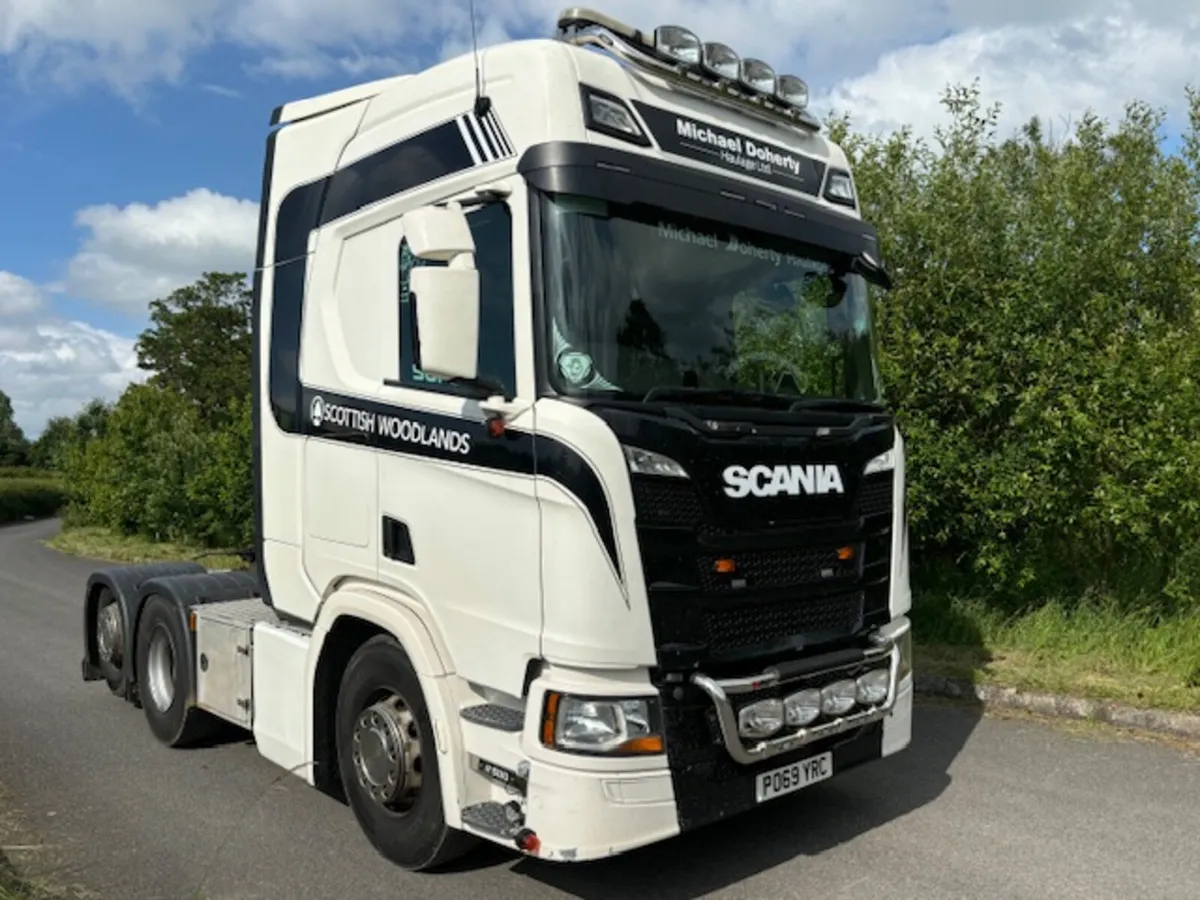 2019 SCANIA R450 HI-LINE WITH REAR LIFT AXLE - Image 1
