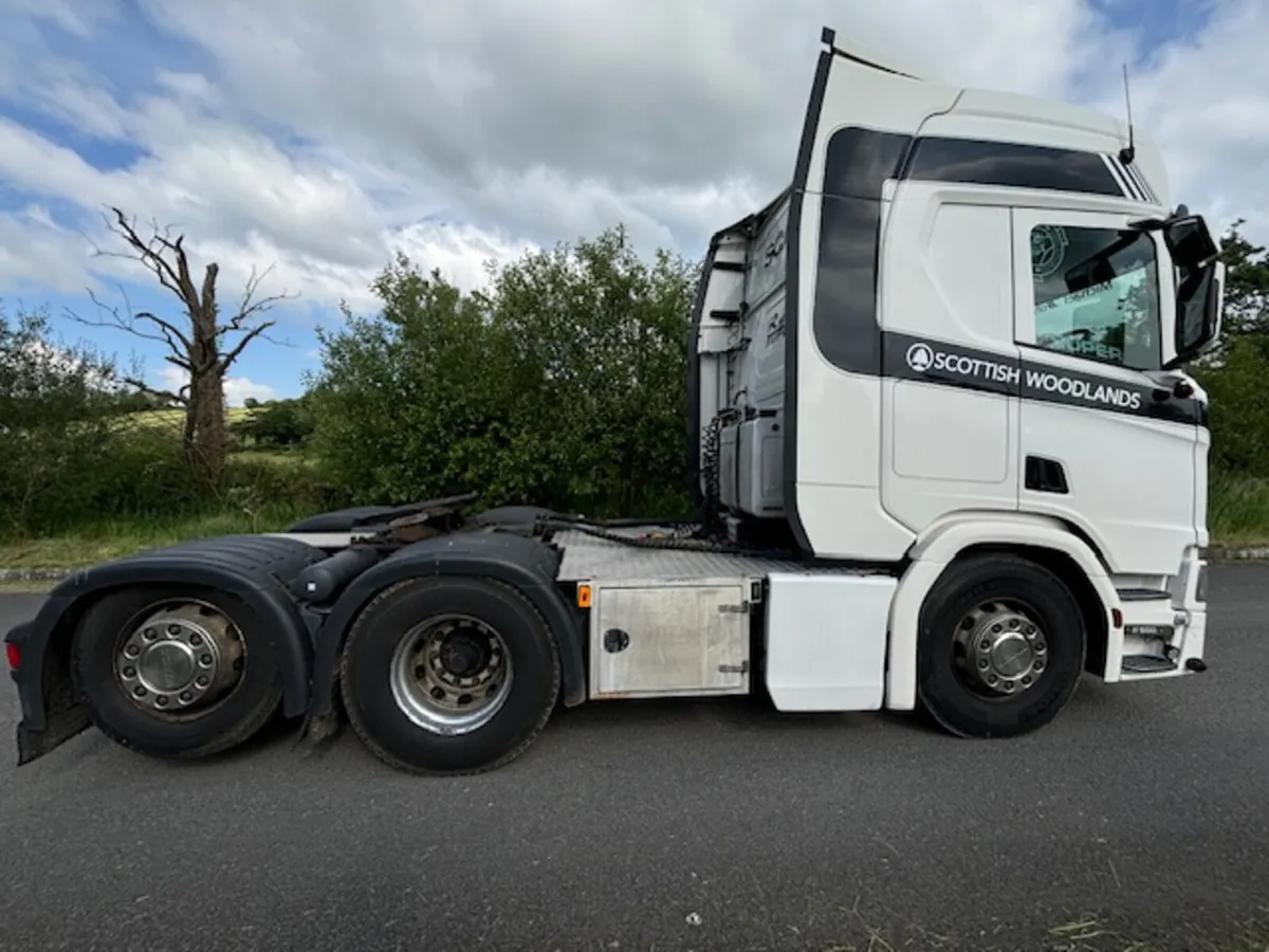 2019 SCANIA R450 HI-LINE WITH REAR LIFT AXLE - Image 4