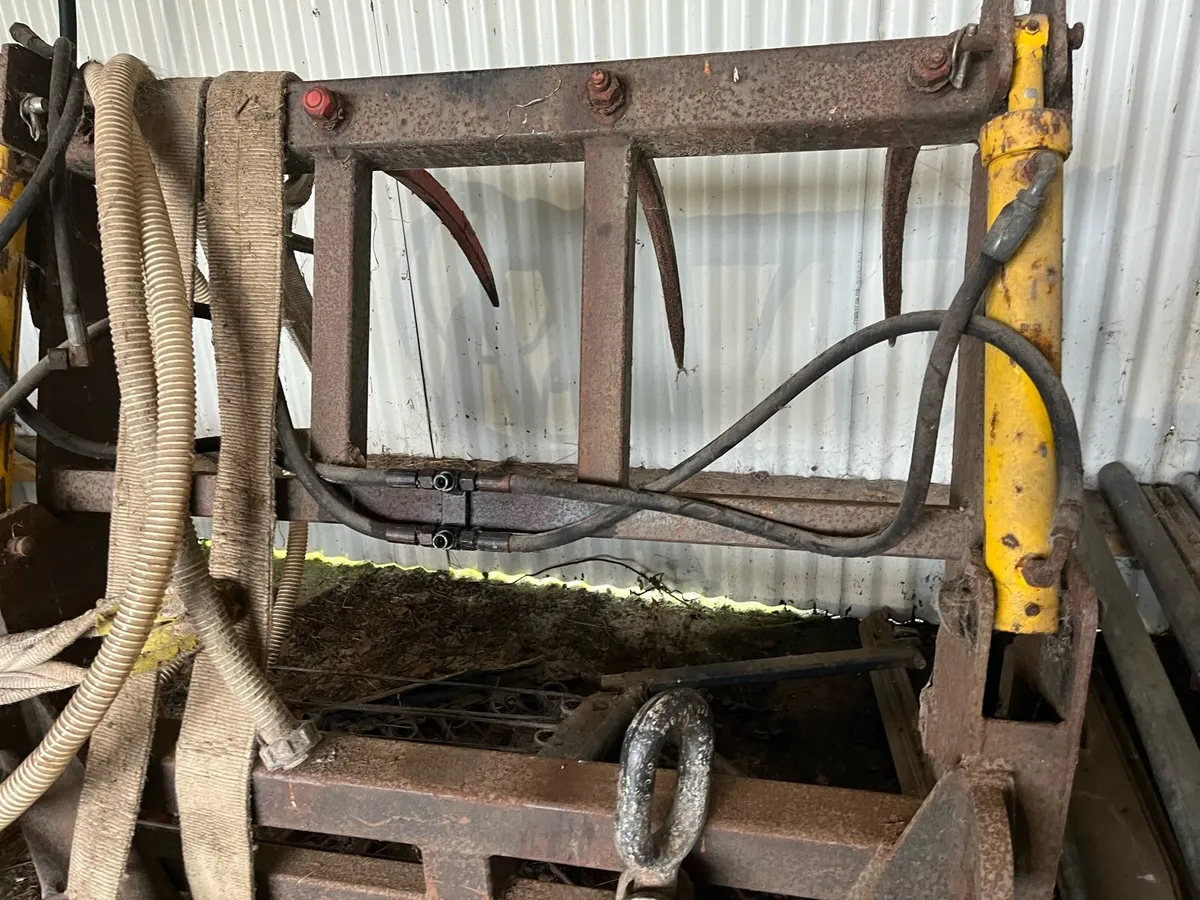 Farm equipment - Image 2