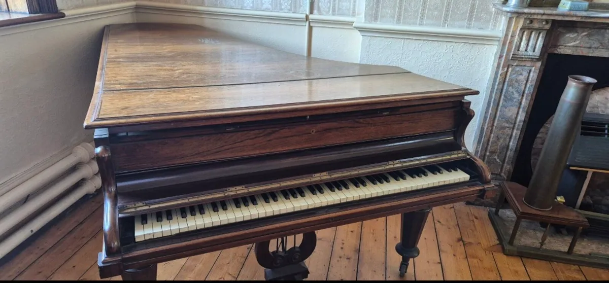 Lovely old piano - Image 2