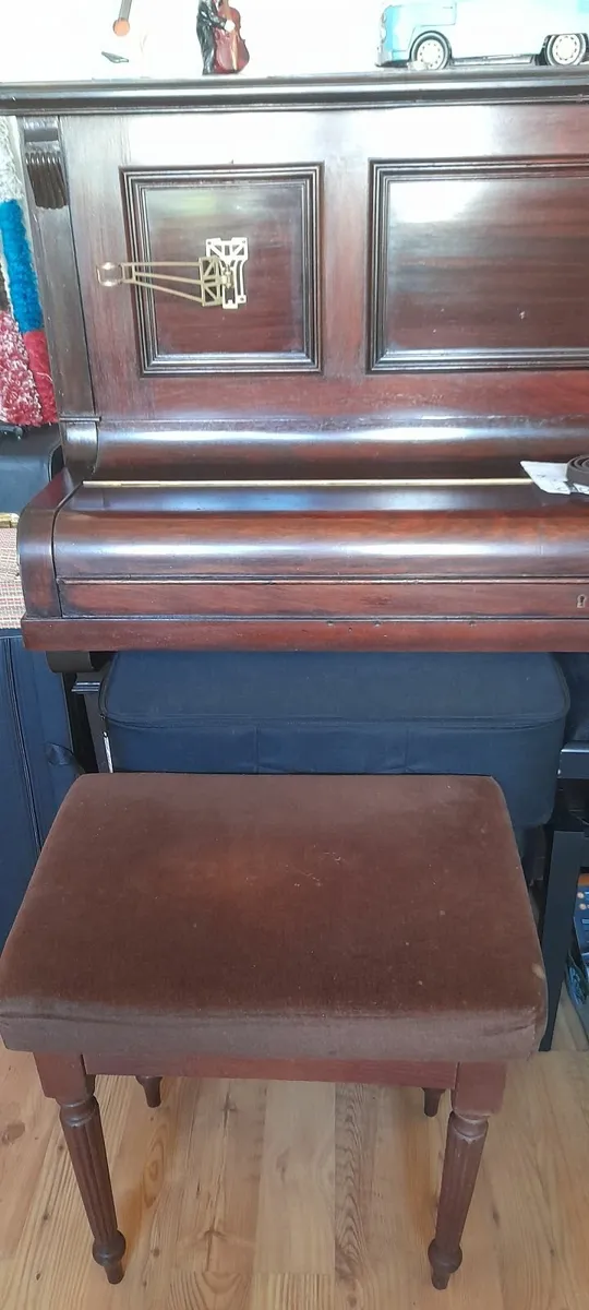 Piano stool - Image 1