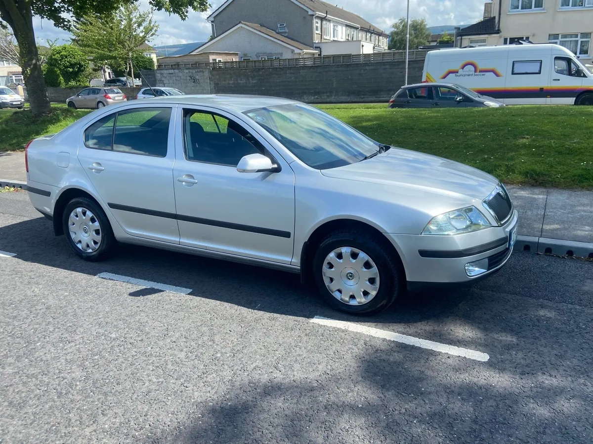 2007 SKODA OCTAVIA 1.4 PETROL ⛽️ 5DR NCT 10/25 - Image 1
