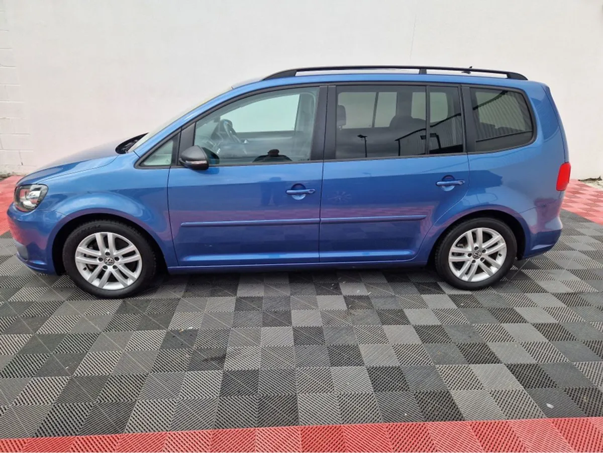 Volkswagen Touran Highline 1.4 Petrol Automatic 7 - Image 3