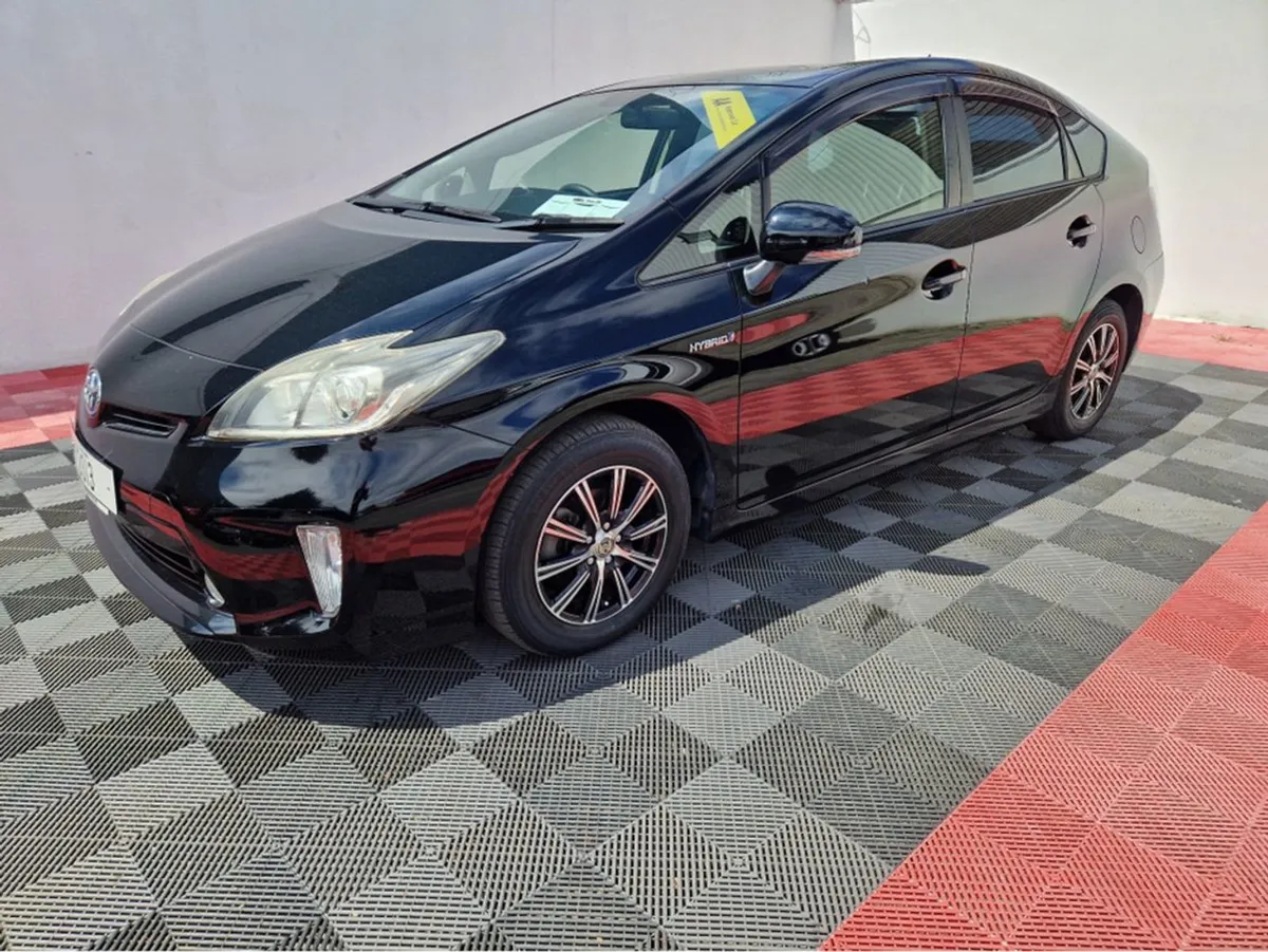 Toyota Prius  deposit NOW Taken  Luxury 1.8 Petro - Image 2