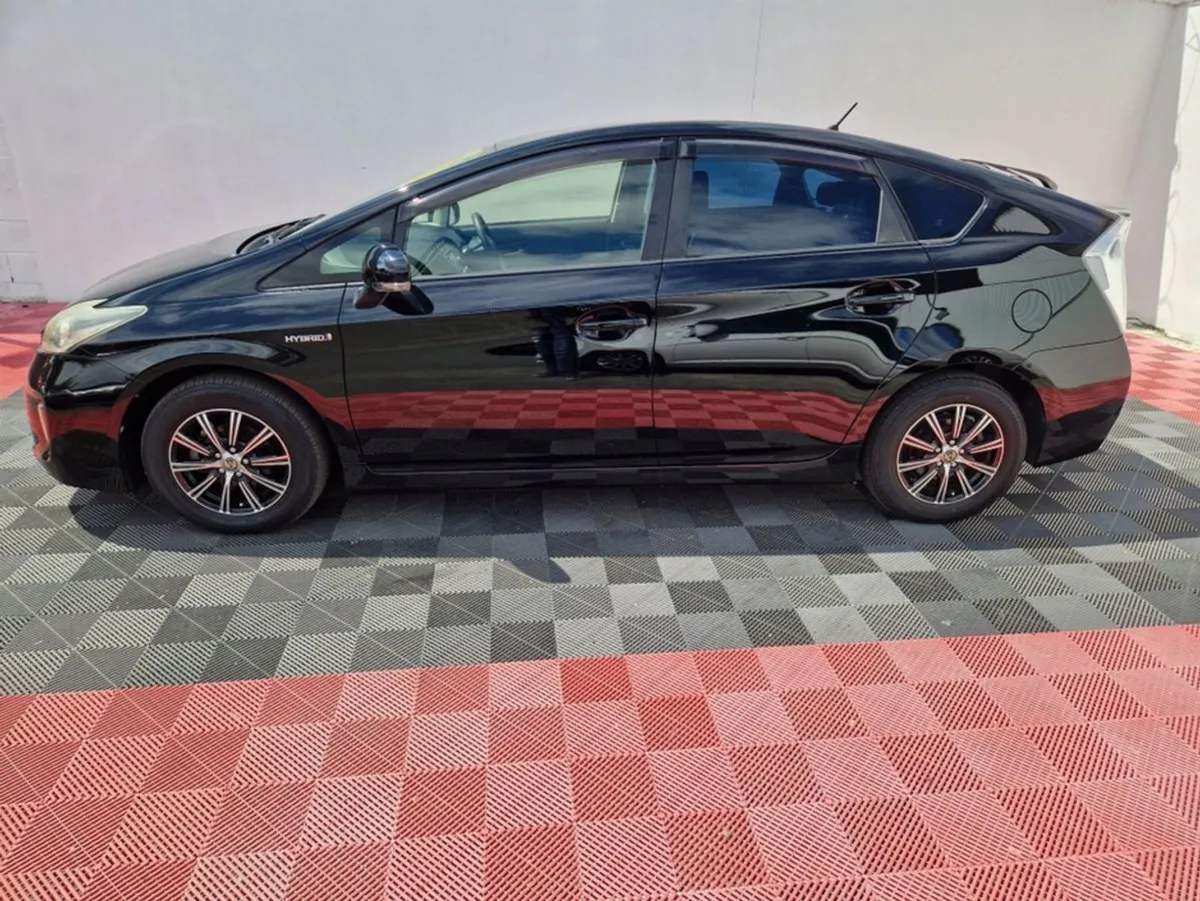 Toyota Prius  deposit NOW Taken  Luxury 1.8 Petro - Image 3