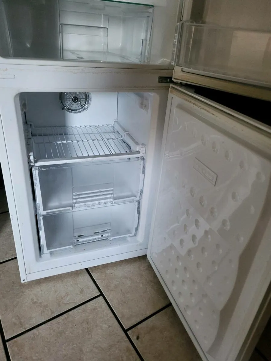 Fridge freezer - Image 4