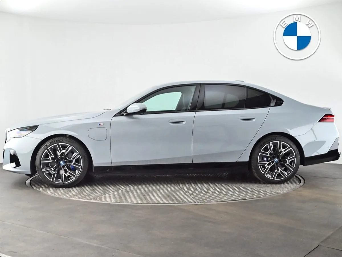 BMW 5 Series 530e M Sport Pro Saloon - Image 3