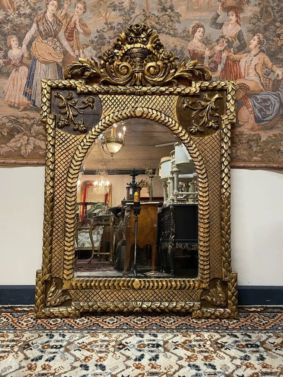 Beautiful Ornate Floral Gilt Mirror - Image 1