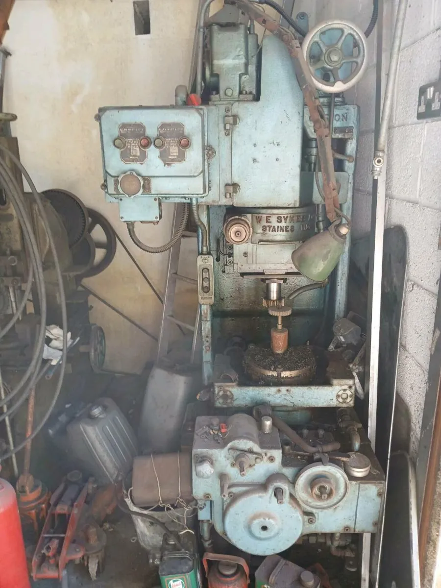 Gear cutting machine hobber - Image 1