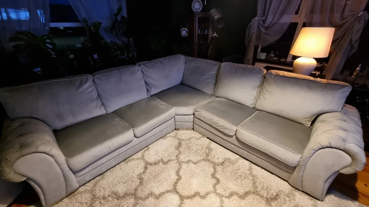 Corner sofa light grey - Image 1
