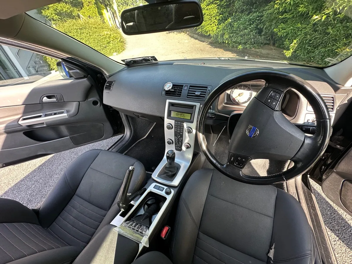 Volvo C30 2011 - Image 2