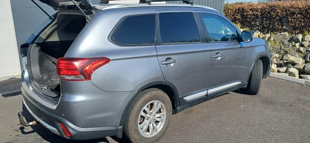 Mitsubishi Outlander commercial - Image 1