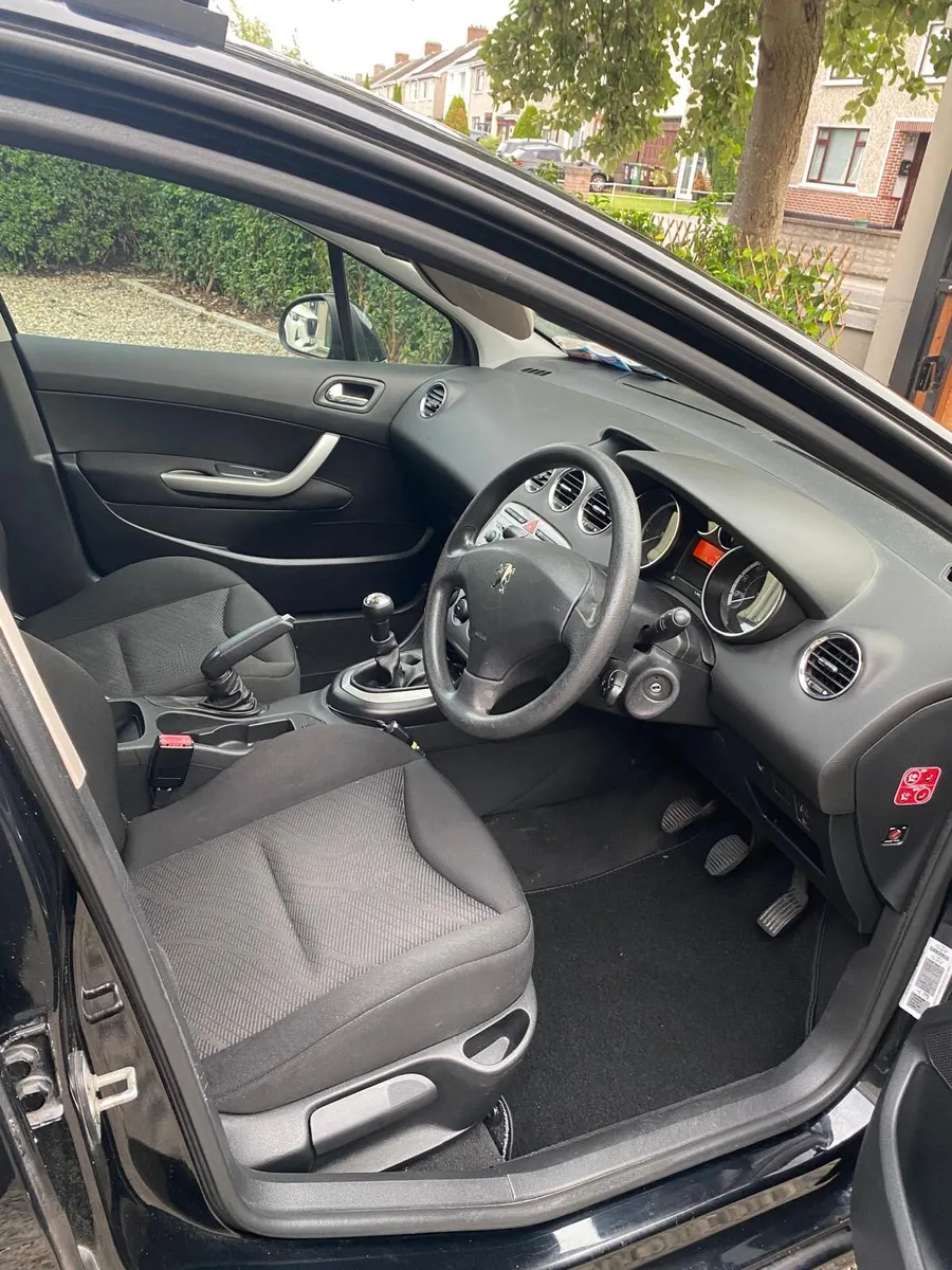Peugeot 308 2010 - Image 4