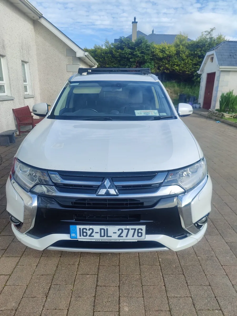 Mitsubishi Outlander - Image 1