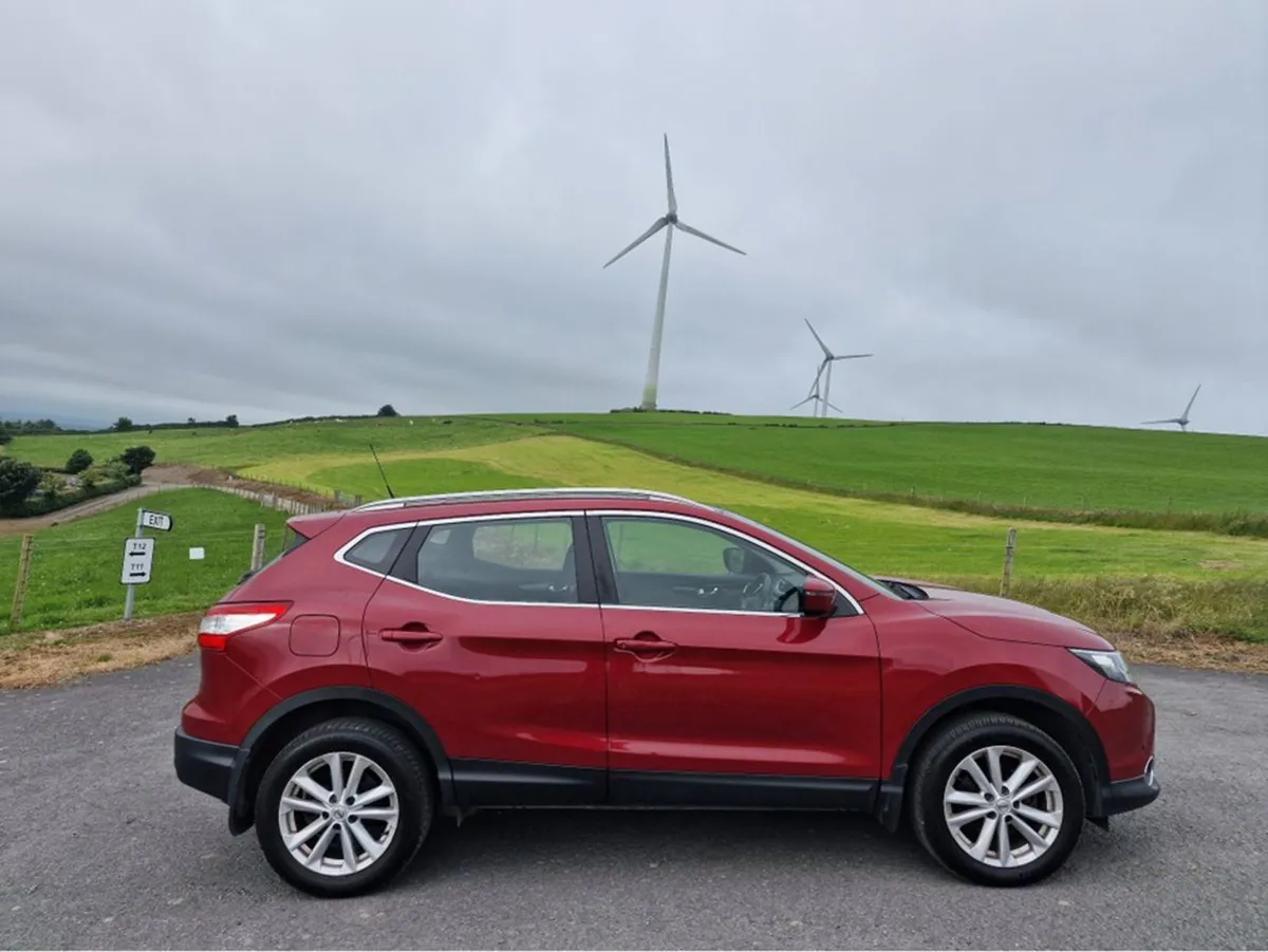 Nissan QASHQAI 1.6 SV 4X4 Only Finance Available - Image 3