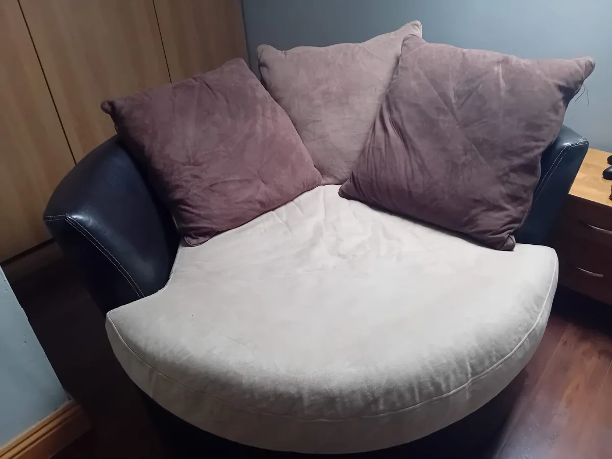 Couch and armchair - Image 4