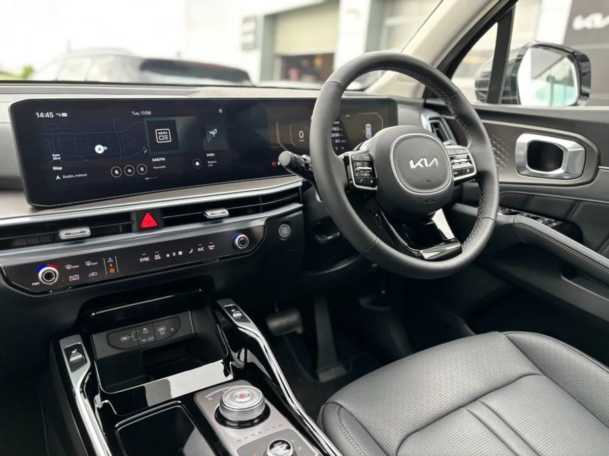 Kia Sorento 1.6 Plug in Hybrid 4WD Automatic - Image 4