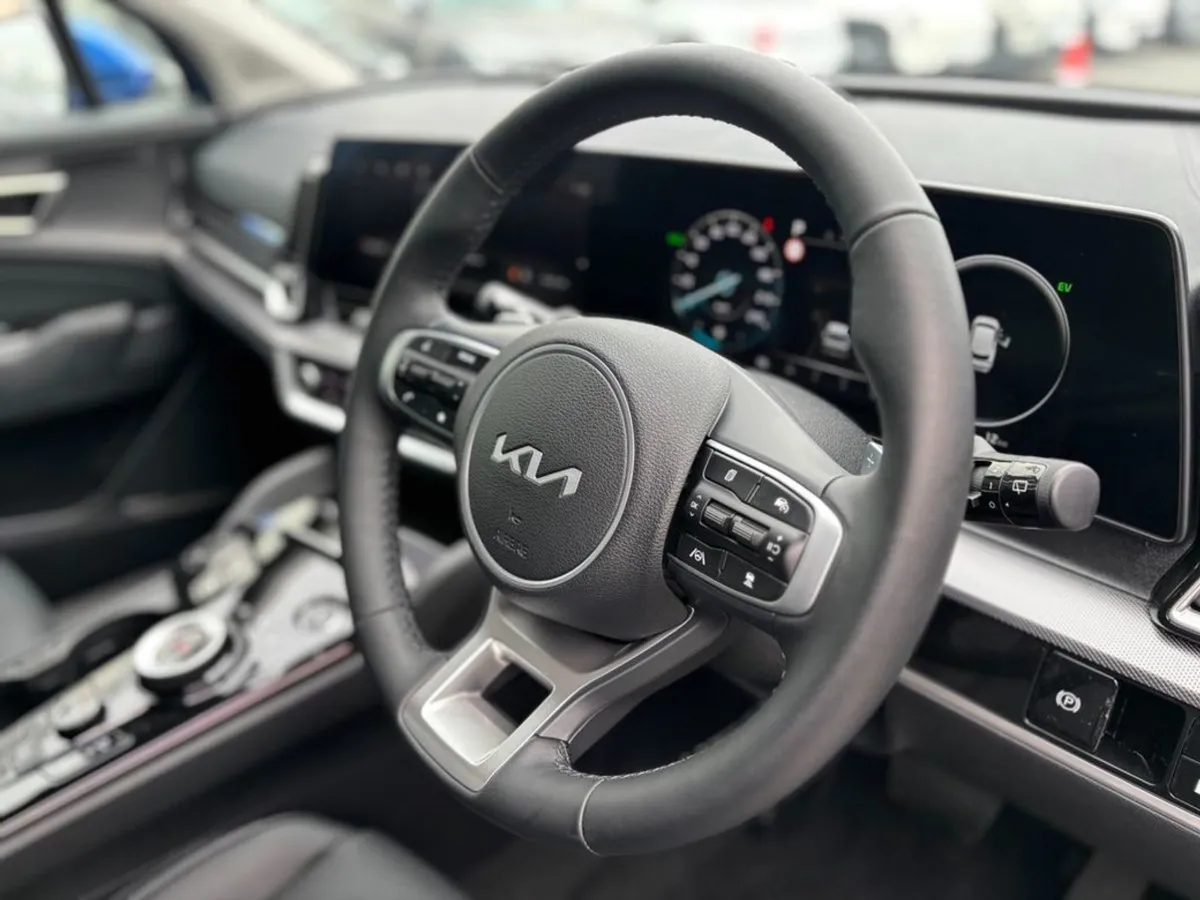 Kia Sportage 1.6 Plug In Hybrid (special Edition) - Image 2