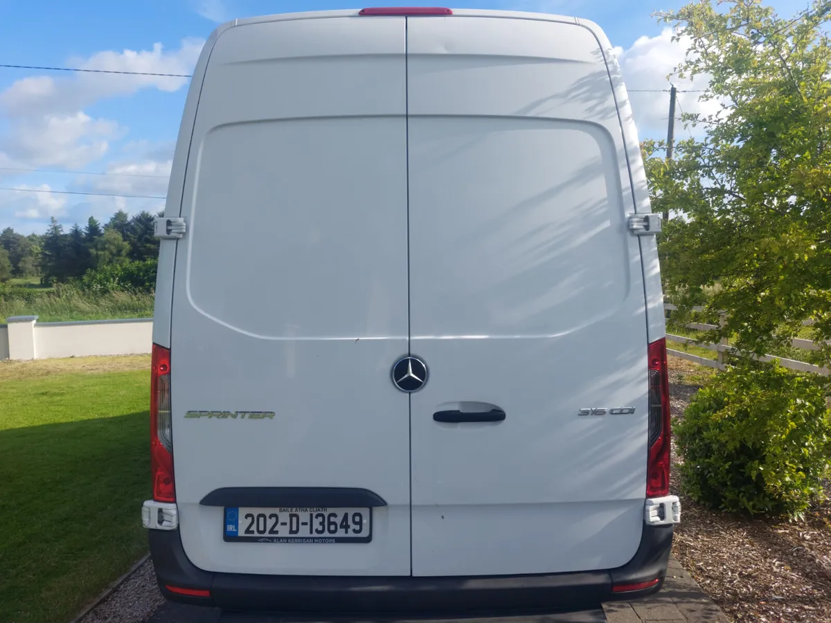 MERCEDES-BENZ SPRINTER 202' 160 BHP - RWD - Image 2