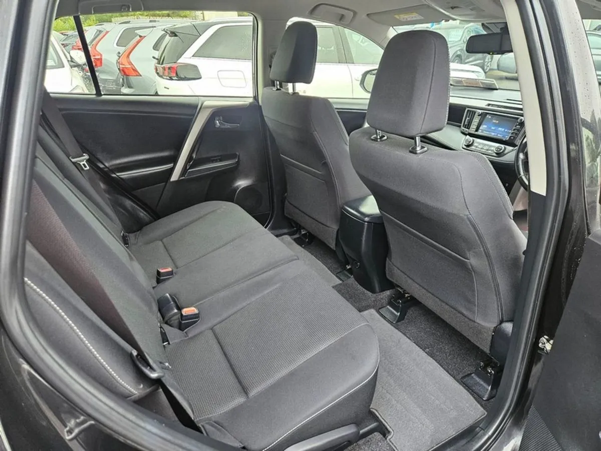 Toyota Rav4 Rav4 2.0 D4D Luna Sport 4DR - Image 2
