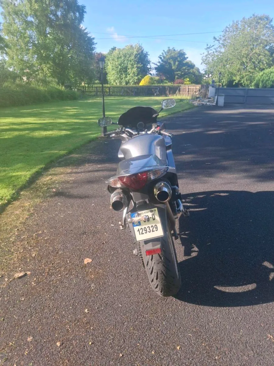 09Honda vfr 800 - Image 3