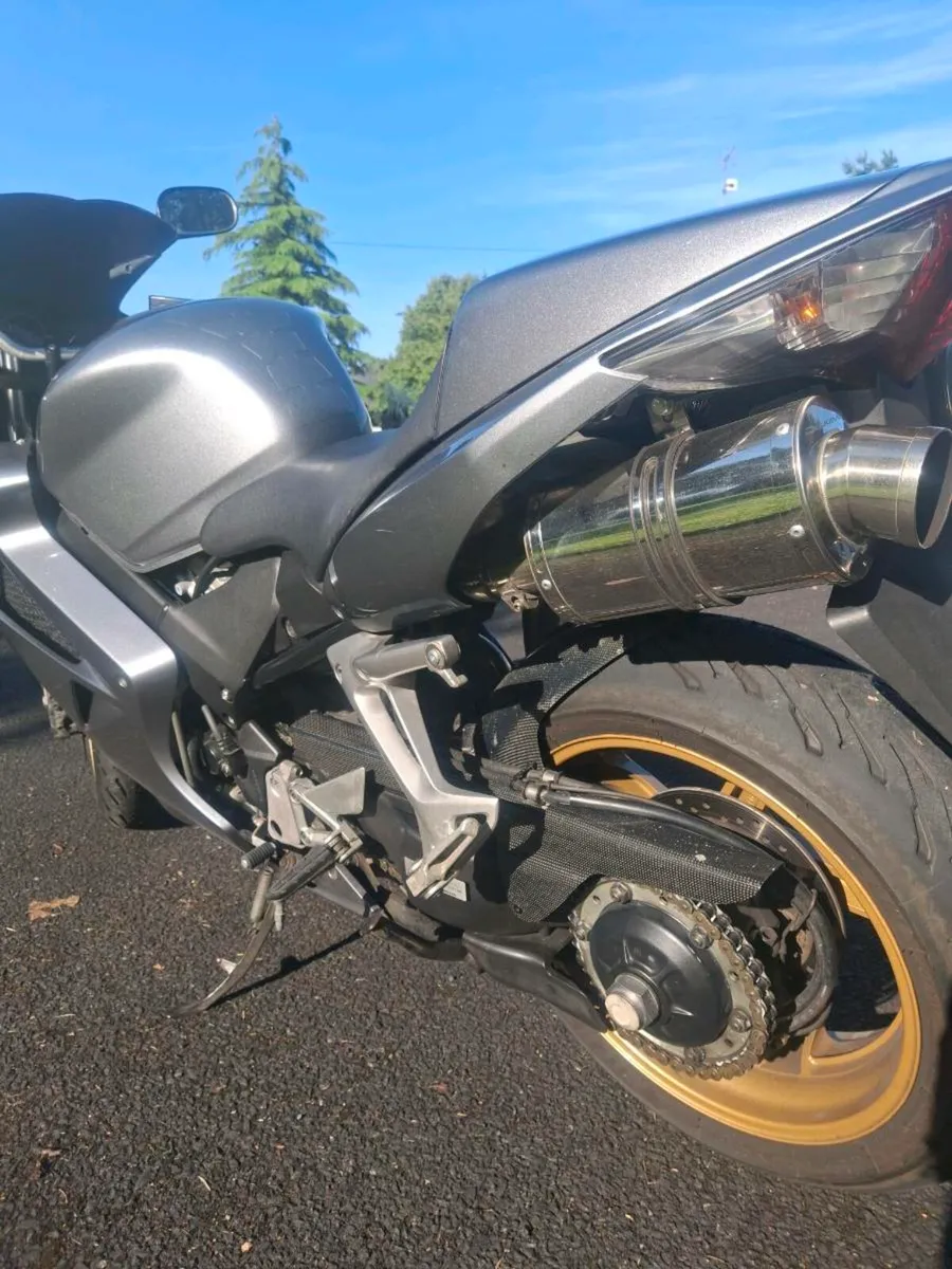 09Honda vfr 800 - Image 4
