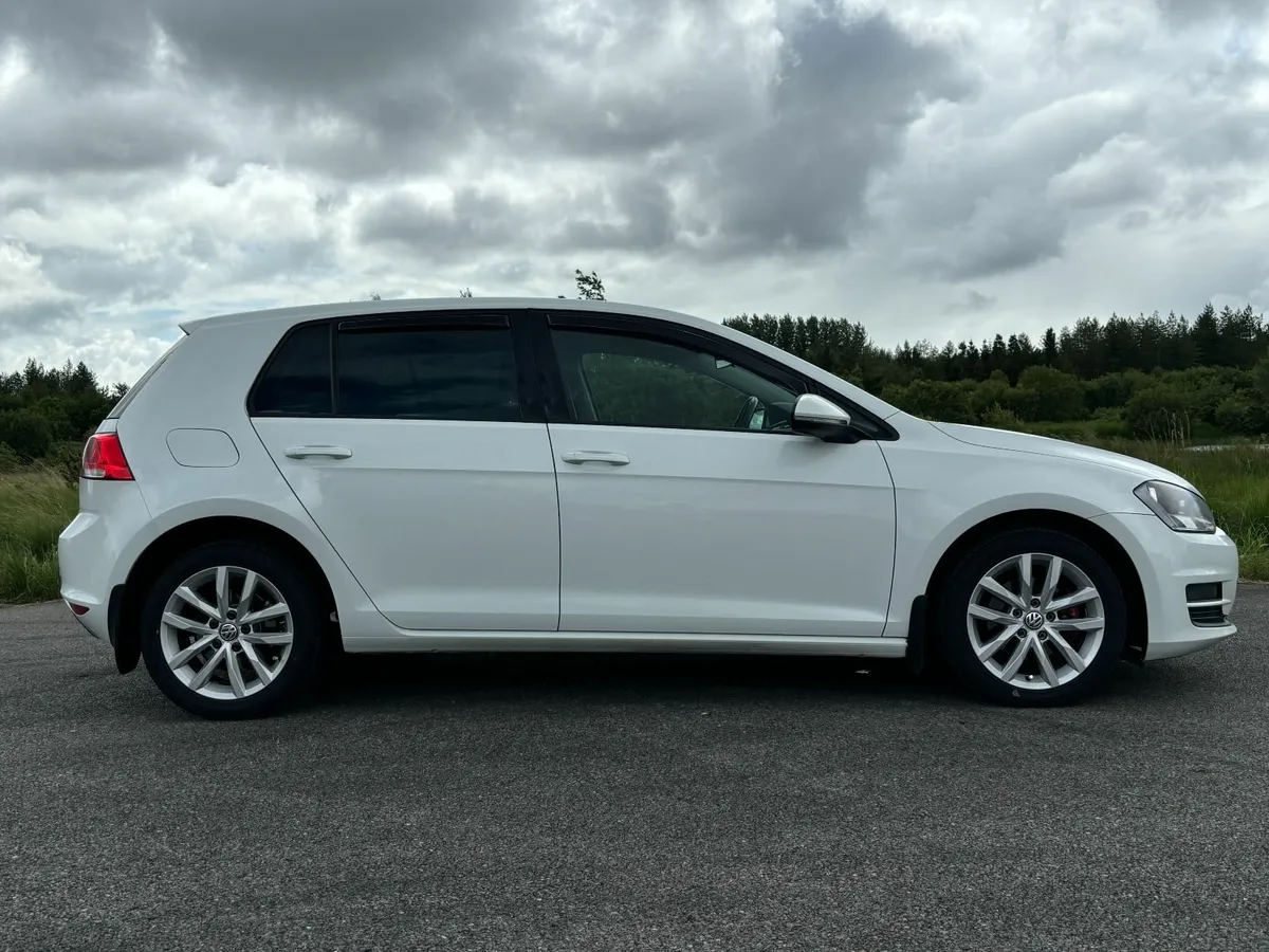 Volkswagen Golf 1.6 TDi 105bhp Bluemotion Manual - Image 3