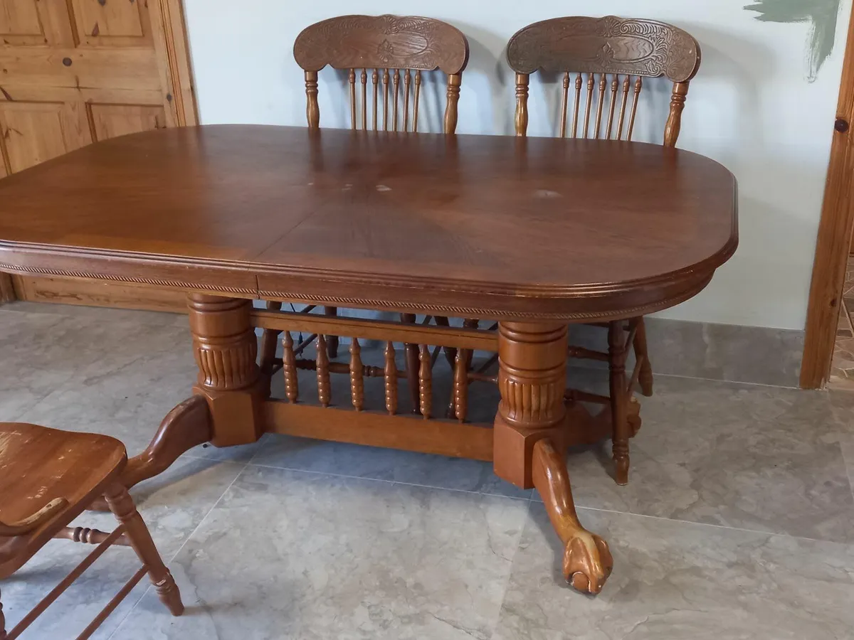 Kitchen table and chairs - Image 1