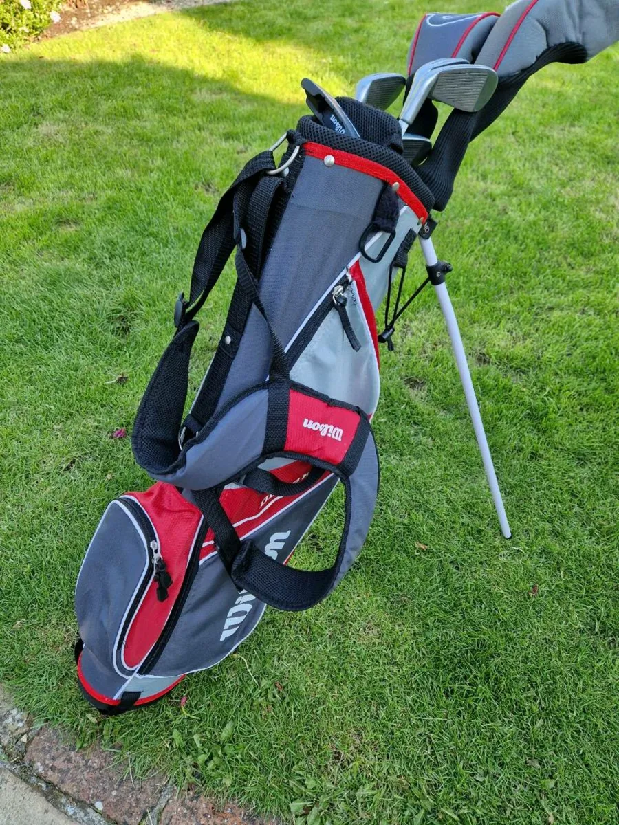 Wilson Junior Golf Clubs 11-14 - Image 1