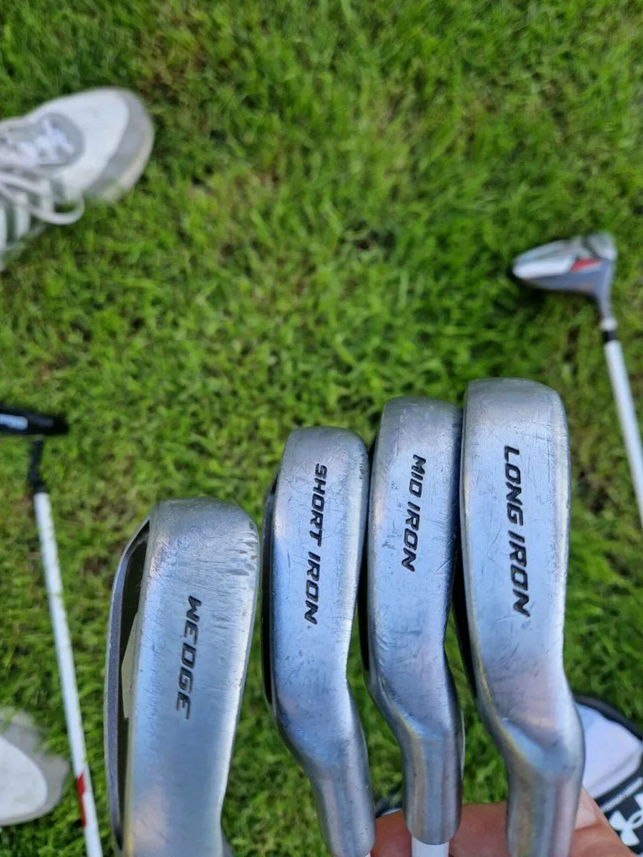 Wilson Junior Golf Clubs 11-14 - Image 4