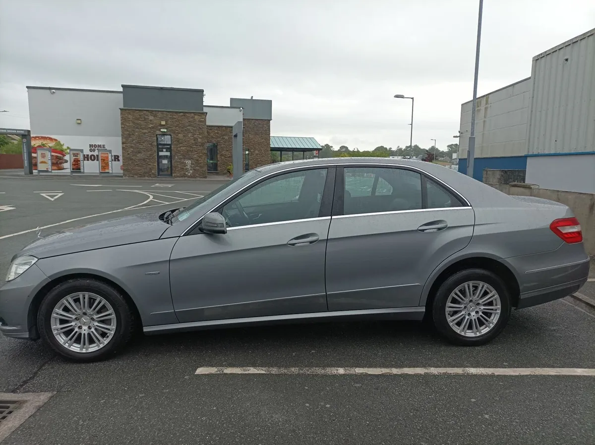 2011 Mercedes-Benz E-Class Automatic - Image 4