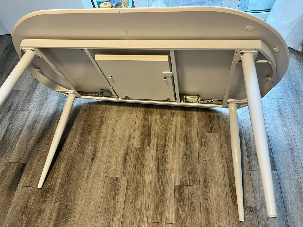 Kitchen table - Image 3