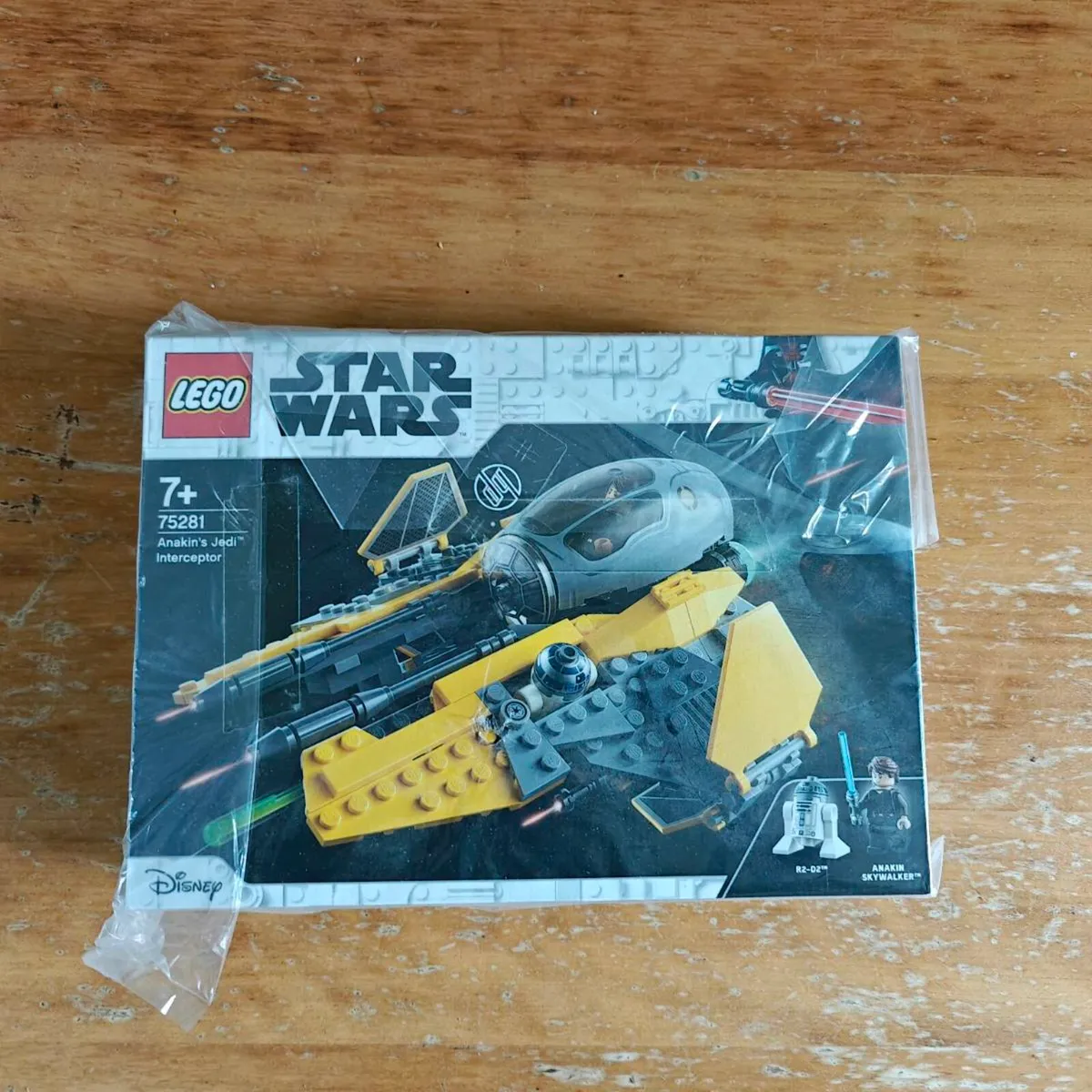 Lego Star Wars set 75281 - Anakin's Jedi Intercept - Image 3