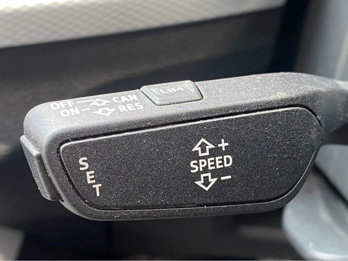 Audi Q2 1.0 Tfsi 116 S-tronic SE Waltons Garage R - Image 4