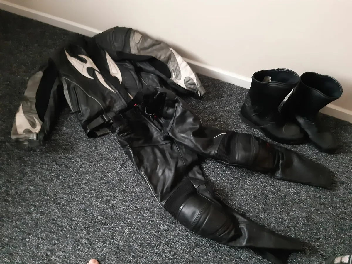 Motorcycle leathers - Image 2