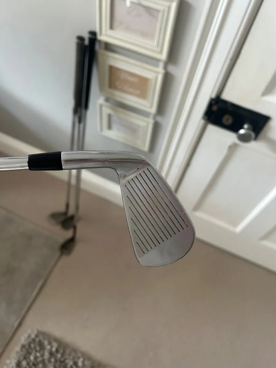 Titleist TMB 4iron (Stiff) - Image 2